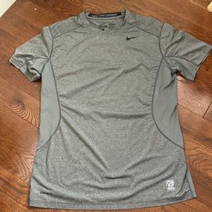 Large Men’s Nike dri-fit fitted t-shirt